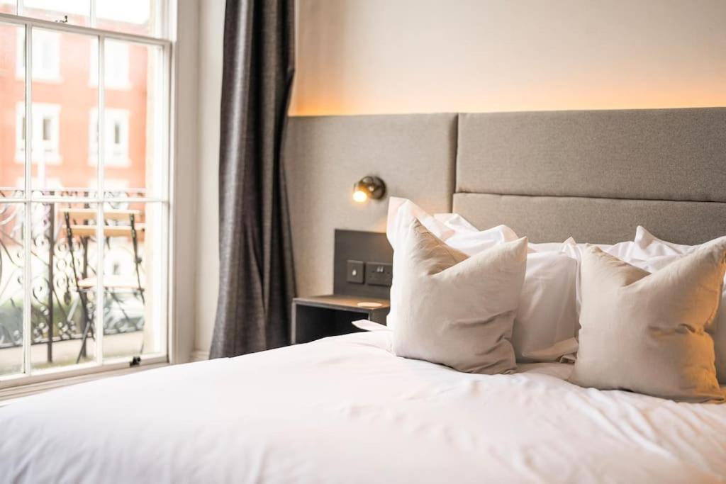 High End Free Parking Wifi Balcony Ensuite Cheltenham Exterior foto