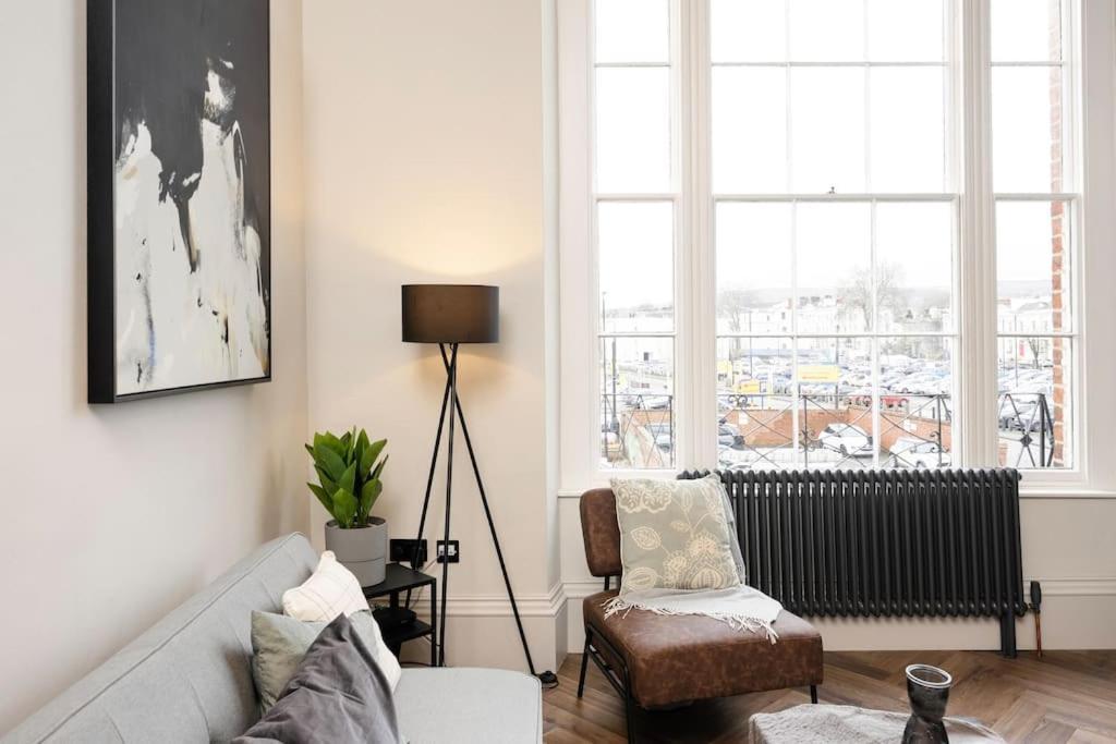 High End Free Parking Wifi Balcony Ensuite Cheltenham Exterior foto
