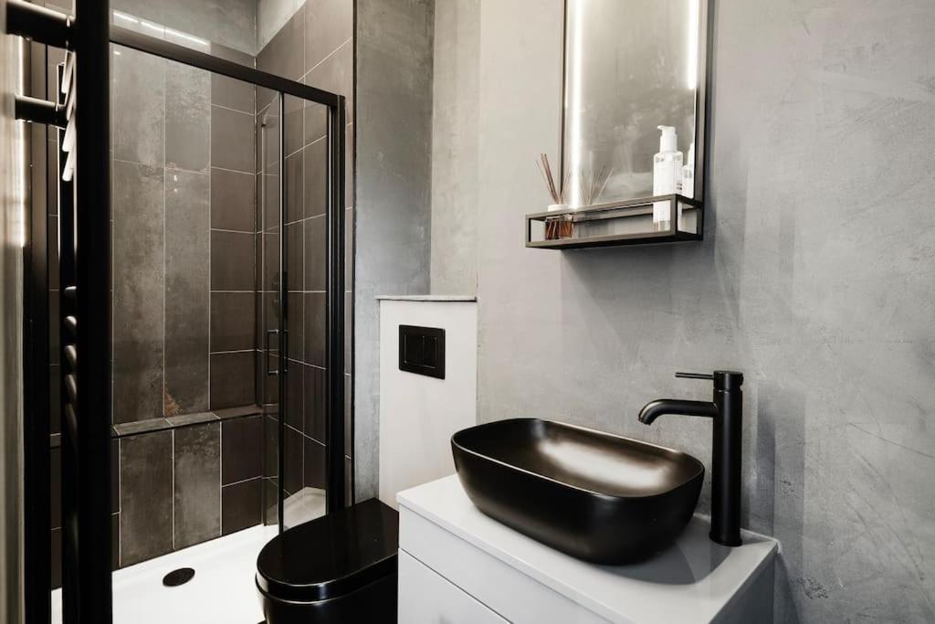 High End Free Parking Wifi Balcony Ensuite Cheltenham Exterior foto